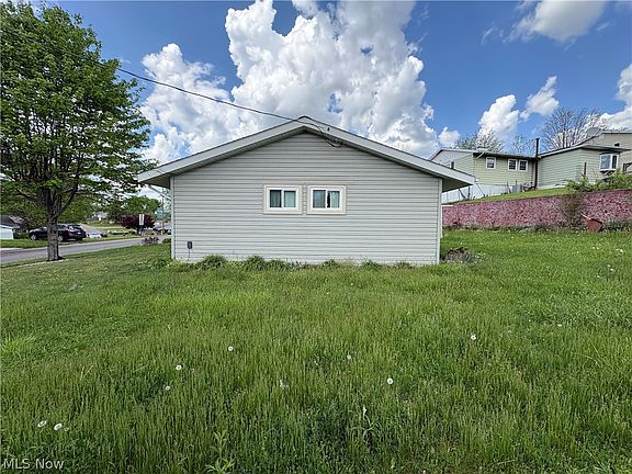 4th image of 400 Cambridge Dr