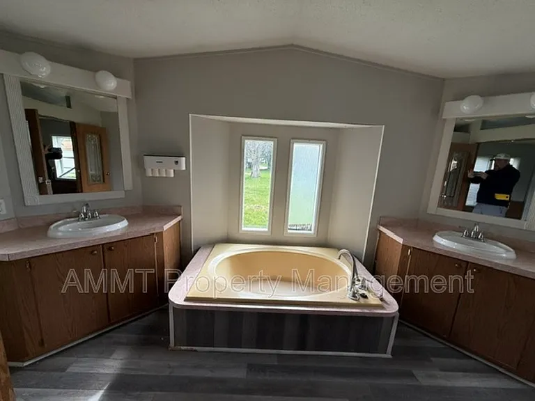 1735 Blackhawk Dr — Photo 8