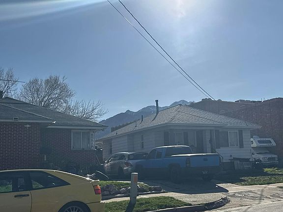 3rd image of 988 Jefferson Ave