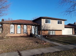 18441 Illi Indi Dr, Lansing, IL 60438