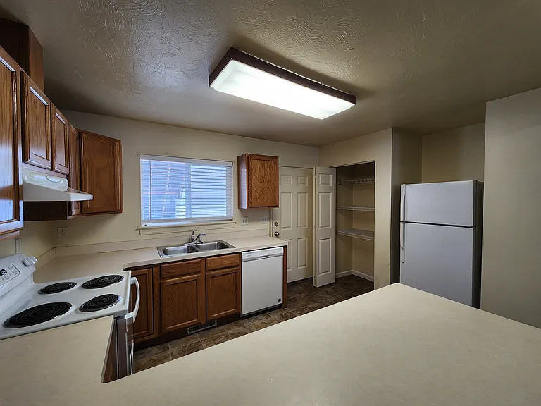 2450 Virlow St Apt 1 - 4_01142025