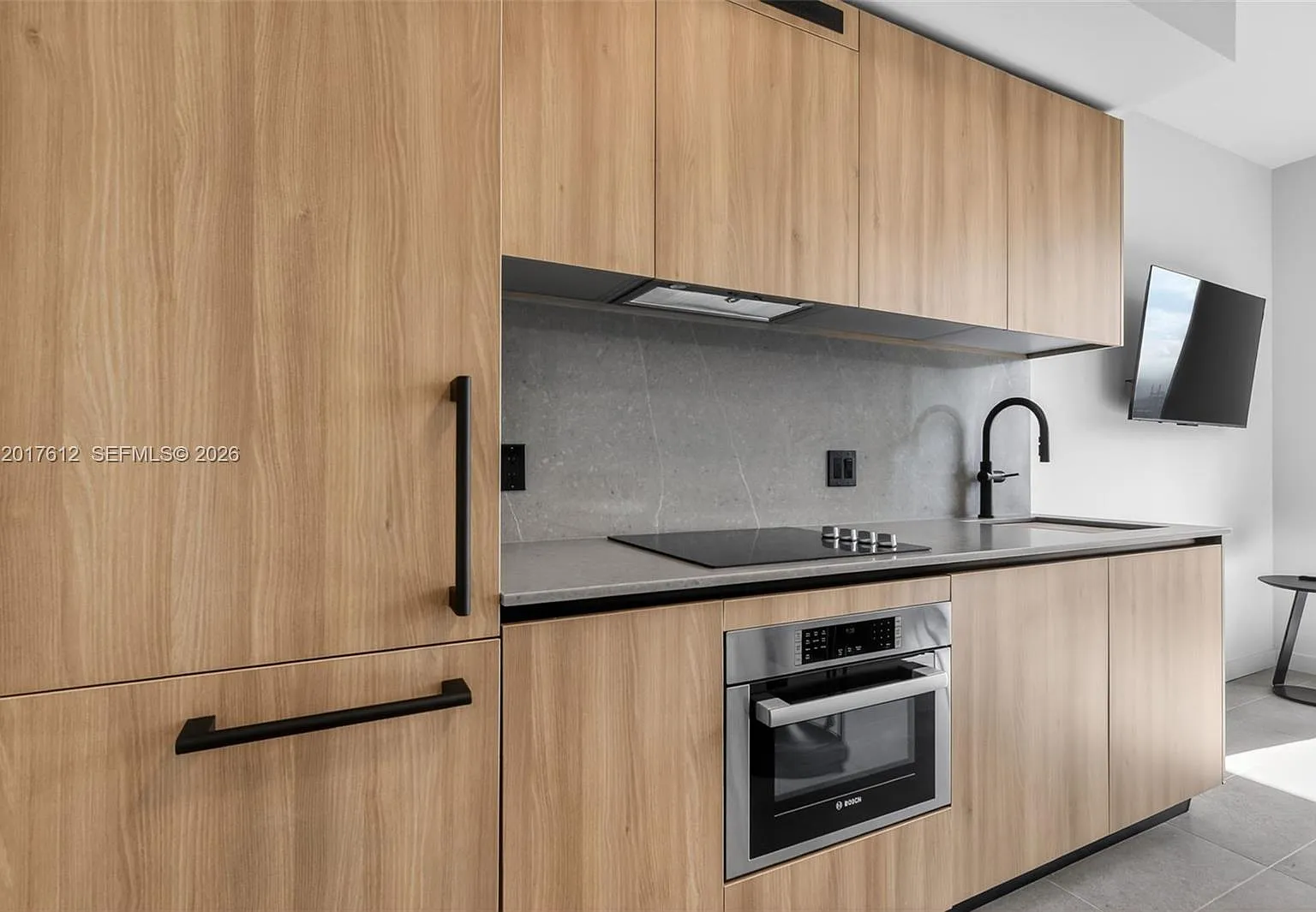 501 First Residence — Photo 4