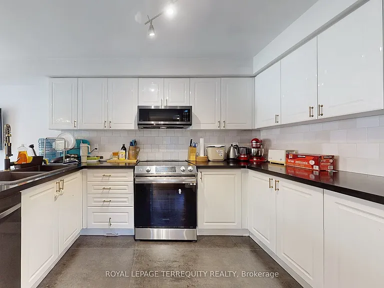 65 Lorridge St — Photo 16