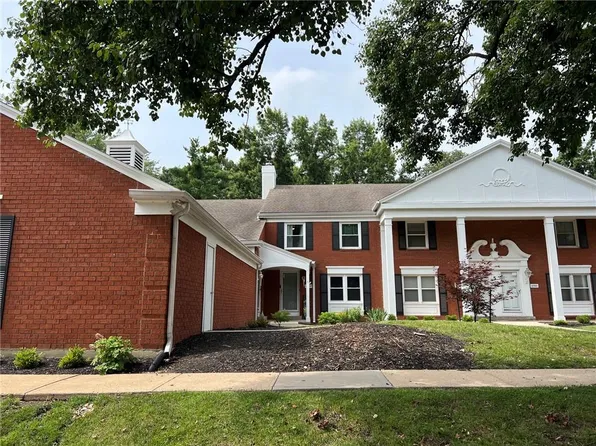 10577 Riley St, Overland Park, KS 66212