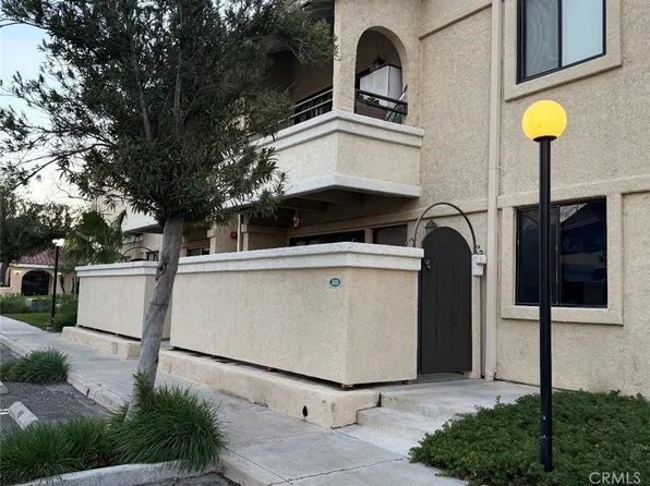 18808 Mandan St APT 313, Santa Clarita, CA 91351