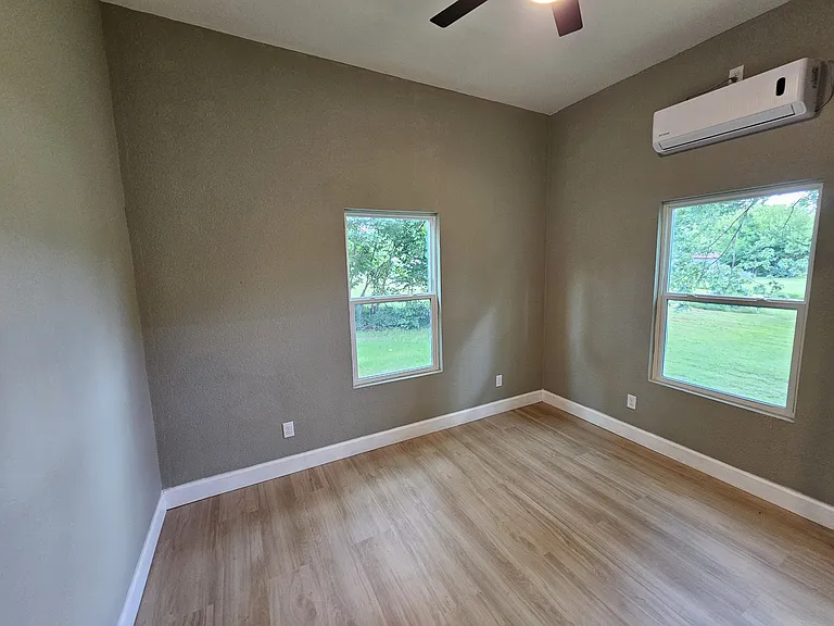 217 E Myrtle St #A — Photo 11