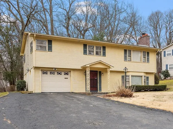 11 Mercury Dr, Worcester, MA 01605