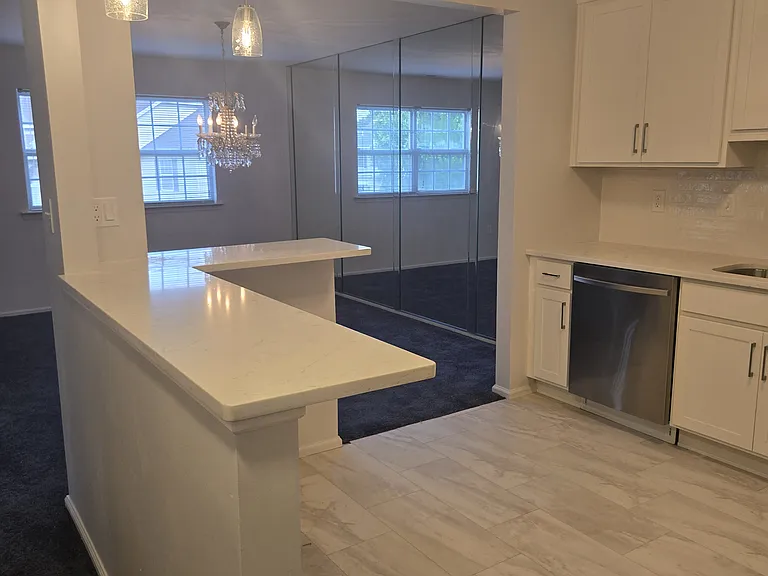 36 Racquet Rd — Photo 8