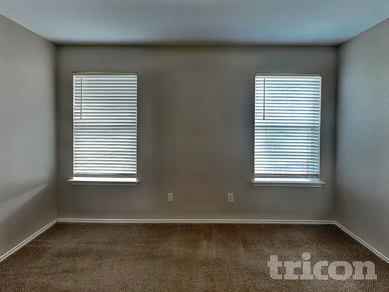 19 Bedford Bay — Photo 6