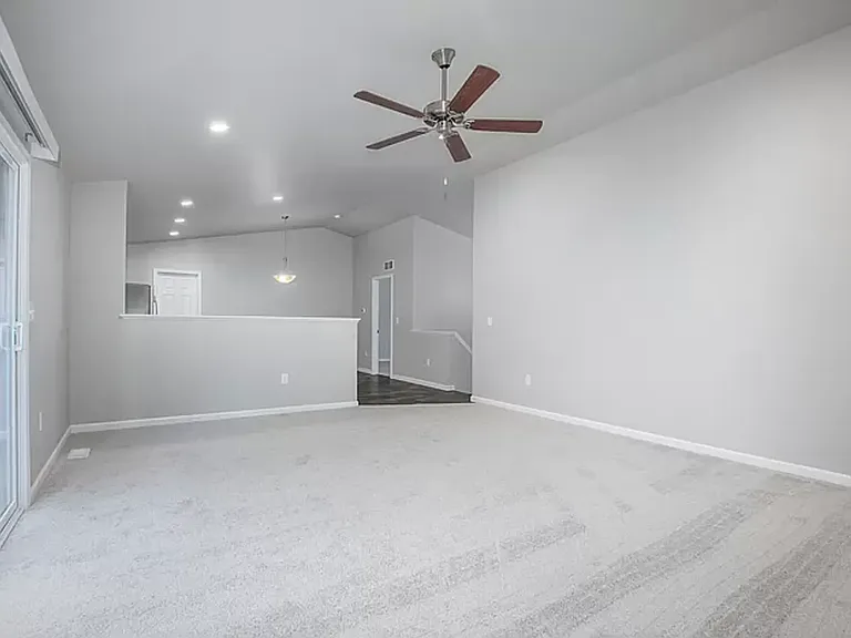 372 White Pine Ct — Photo 18