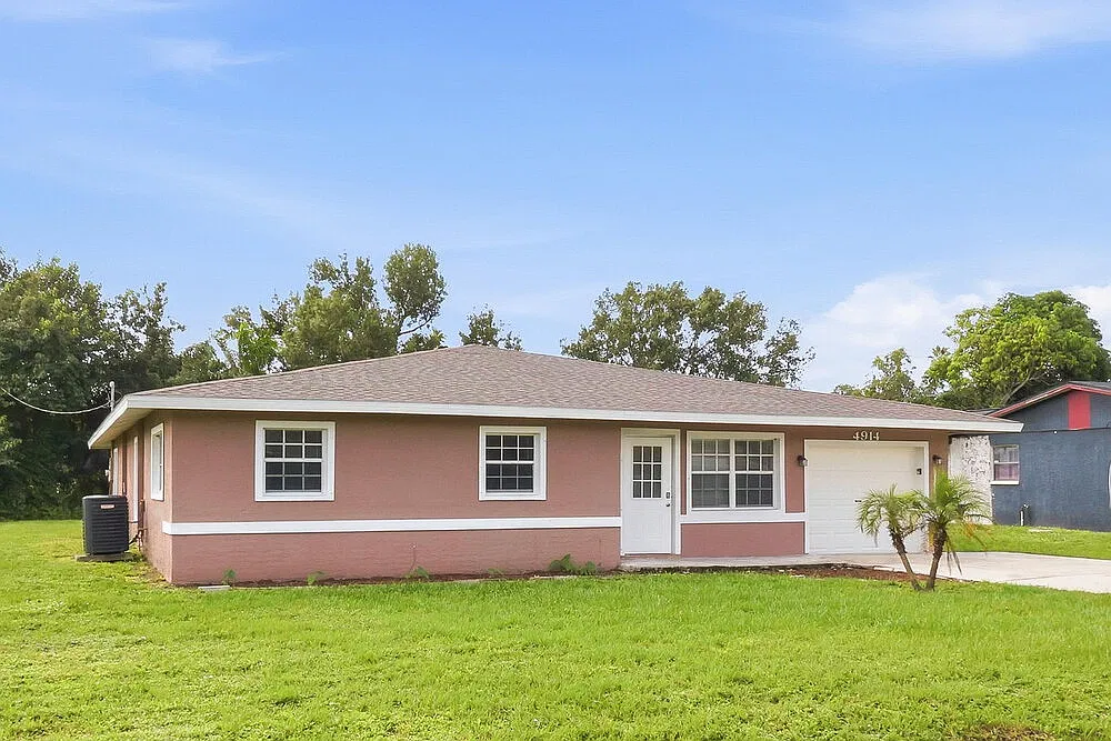 4 bed, 2.0 bath, 2122 sqft, $1,900 — Photo 3