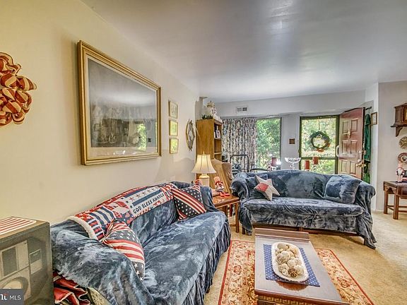 3rd image of 802 Timber Crk