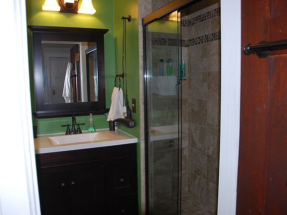 4th image of 327 W Main St