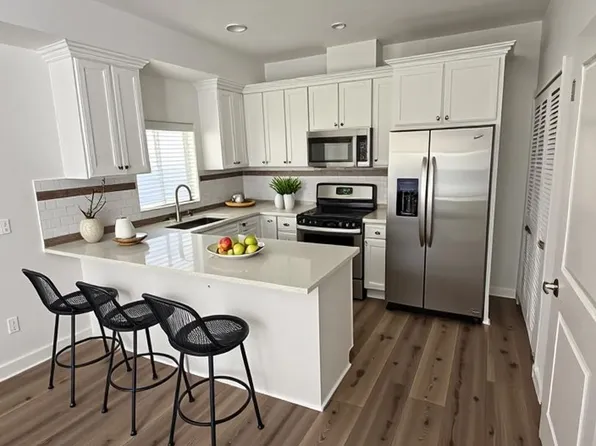 5133-5135 W Maplewood Ave, 5133 W Maplewood Ave #5135-1/2, Los Angeles, CA 90004