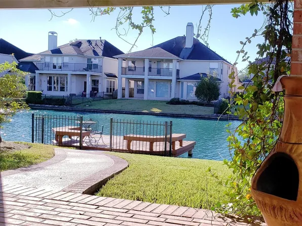 14326 Manorbier Ln, Sugar Land, TX 77498