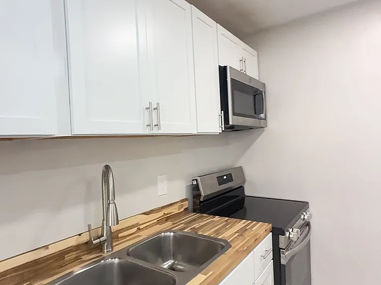508 N Lincoln St — Photo 6