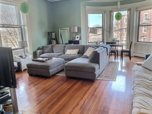 25 Garrison Rd APT 1R, Brookline, MA 02445