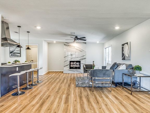 5th image of 8011 Woodhue Rd