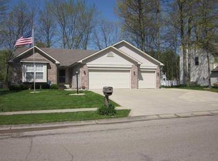 1006 Honeysuckle Dr, Mooresville, IN