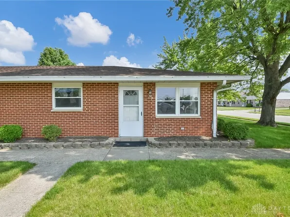 99 Chris Dr, Englewood, OH 45322