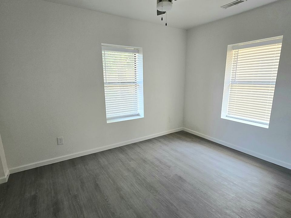 2nd image of 300 S 5th St #B