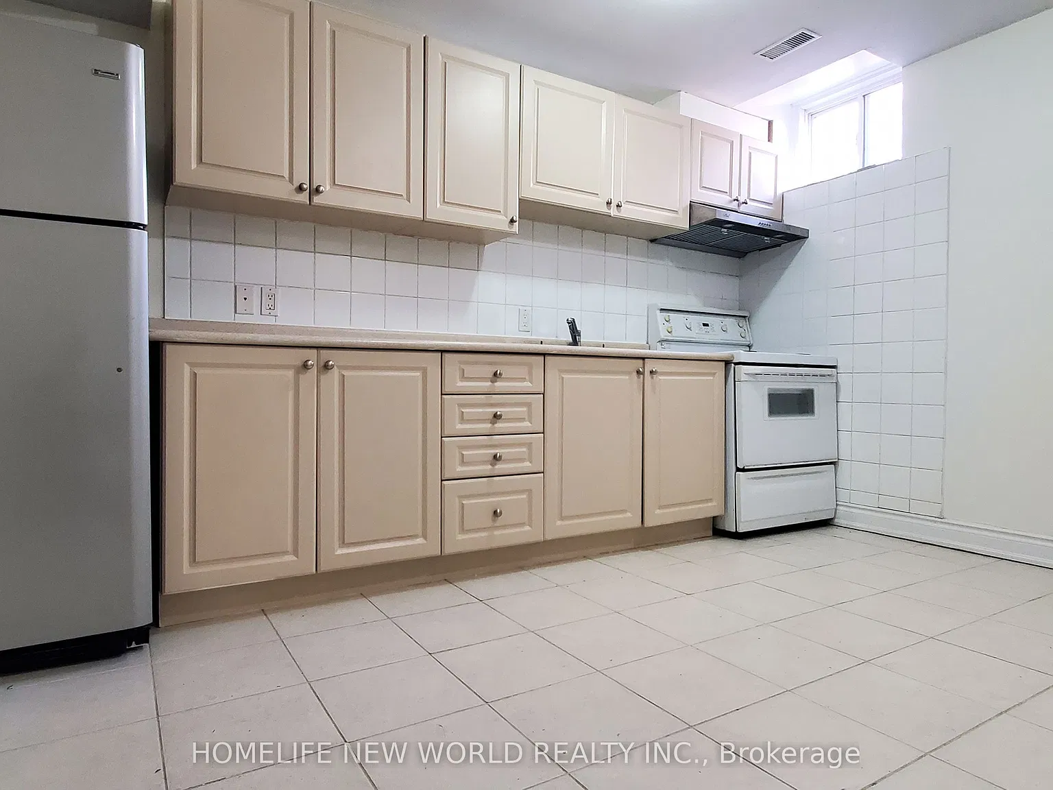 3 bed, $1,800 — Photo 3