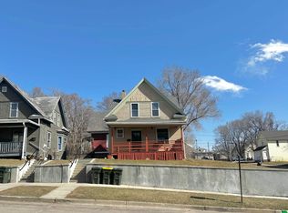 1818 Summit St Sioux City IA 51105 MLS 823315 Zillow