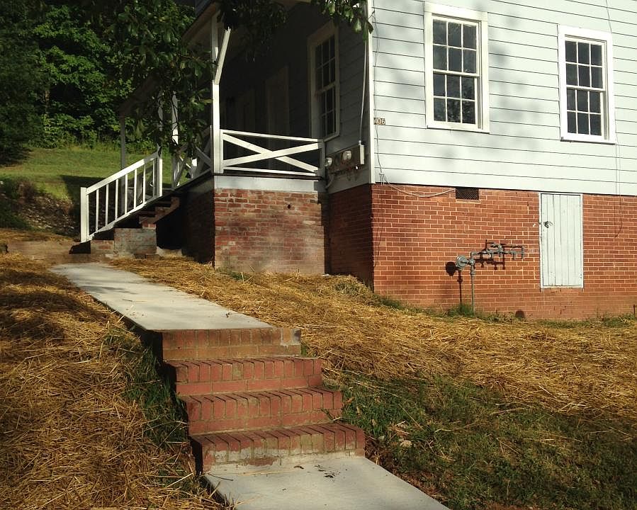 Nice duplex close to Pepperell High School