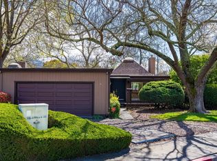 2 Knolls Ln, Santa Rosa, CA 95405