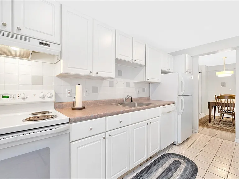 7 Colonial Village Dr #2 — Photo 9