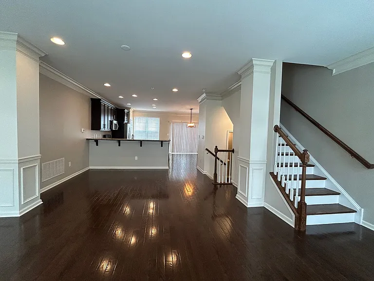 1379 Parish Ave — Photo 15