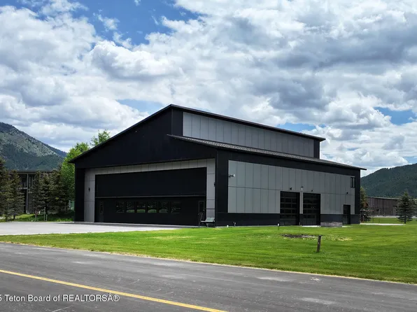 868 Diamandis Dr, Alpine, WY 83128