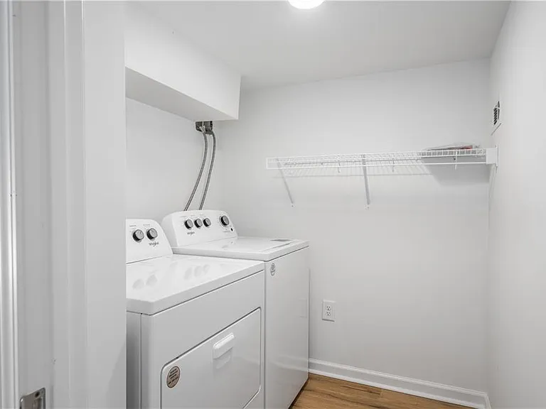 704 Durant Pl NE #B — Photo 24