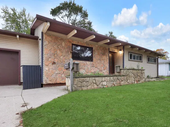 1721 30th St, Two Rivers, WI 54241
