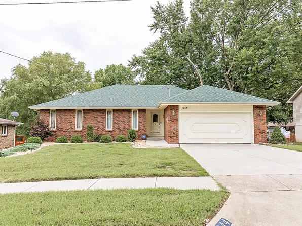 1944 E Stoneridge Drive, Springfield, MO 65803