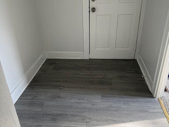 3rd image of 407 Summit Ave Floor 1
