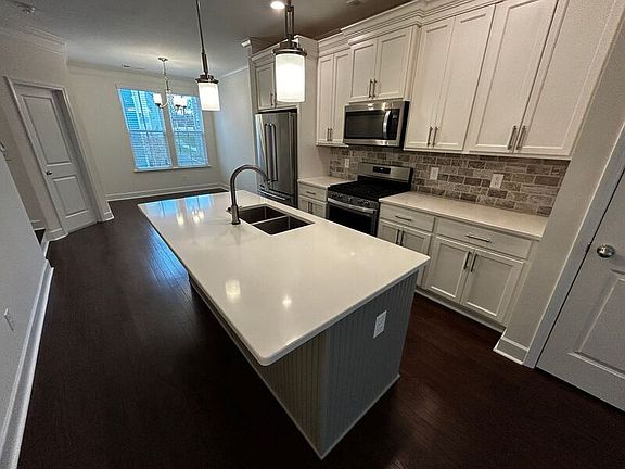 3rd image of 139 Burkitt Commons Ave