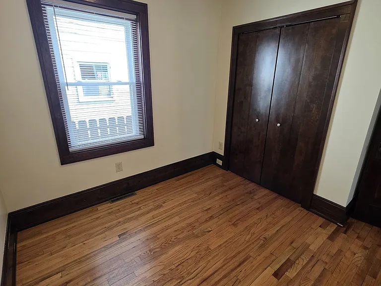 1745 W 31st Pl — Photo 23