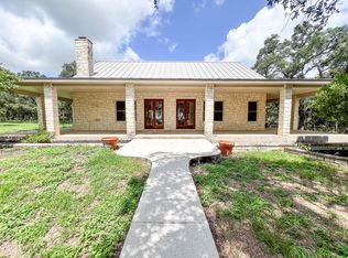 2224 Creek Rd, Marion, TX 78124