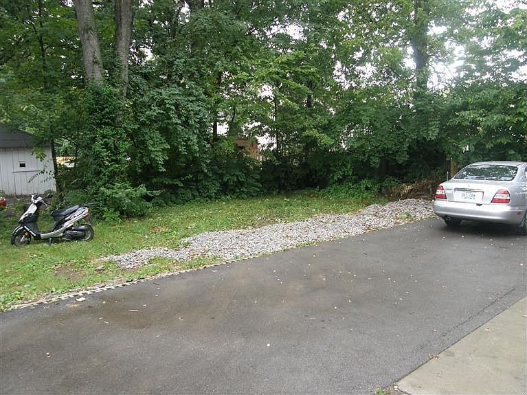 2nd image of 409 Kentucky Ct