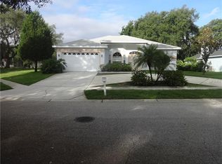 908 Oakview Rd, Tarpon Springs, FL 34689