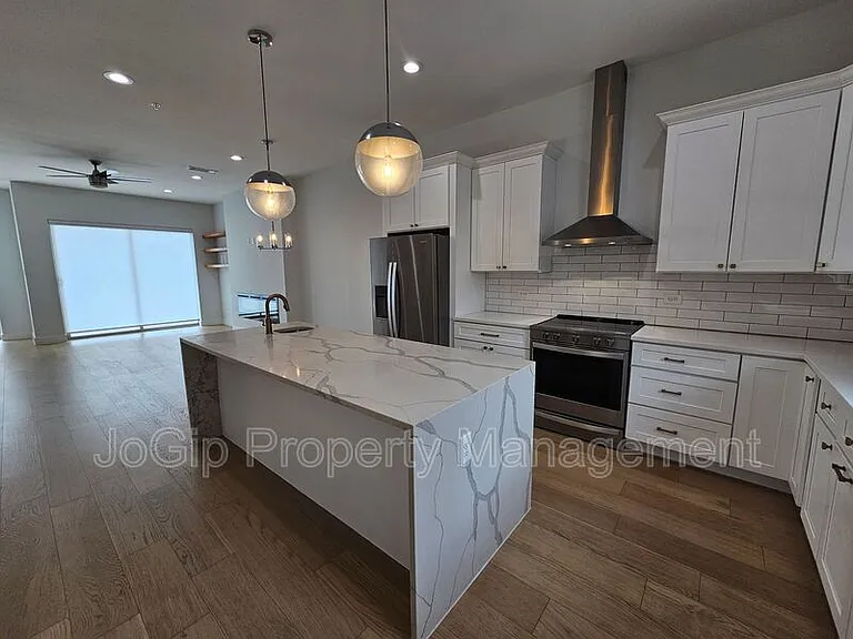 2620 Valley View Ln #102 — Photo 16