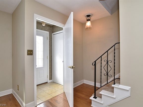 3rd image of 4189 Bushnell Rd