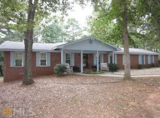 207 Chateau Dr, Fayetteville, GA 30214