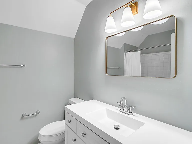 Upstairs Full Bathroom in Hallway