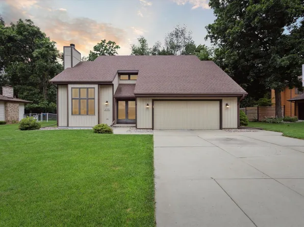 3733 Buckingham Dr, Janesville, WI 53546
