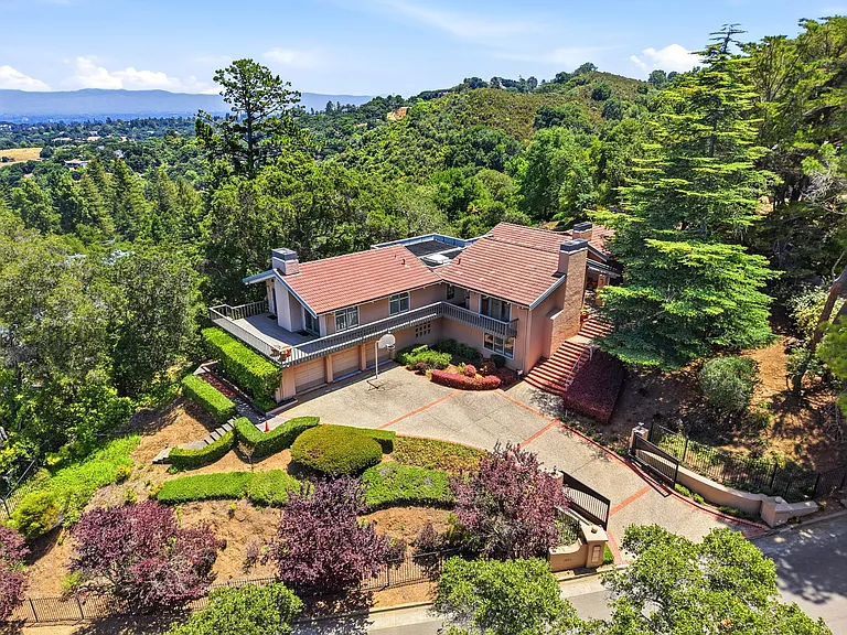 3187 Alexis Dr — Photo 33