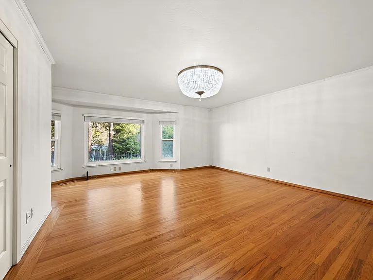 401 Moseley Rd — Photo 21