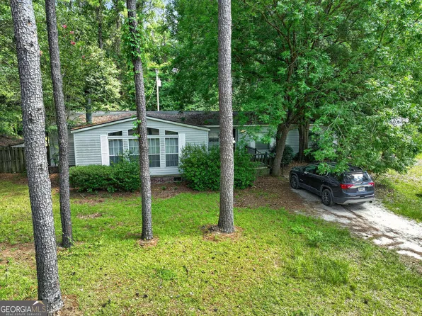 106 Olney Station Dr, Ellabell, GA 31308