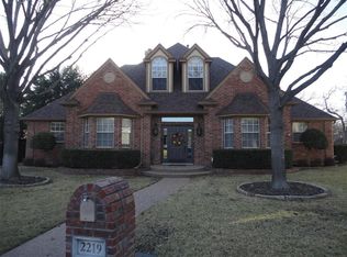 2219 Tournament Trl, Arlington, TX 76017